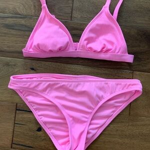 Xhilaration swim suit like new! Small top, medium bottom.